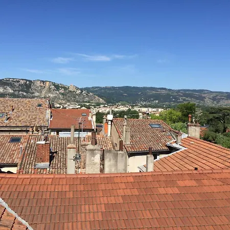 Charmant Studio Perche Au Coeur De Valence Historique * Valence (Drome)
